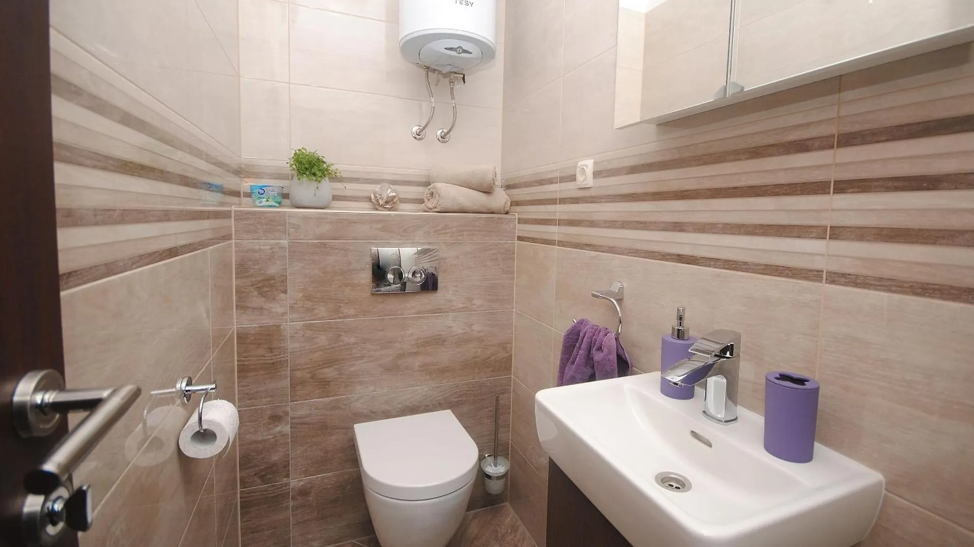 Apartments Damir - With Garden Kastela 0*,