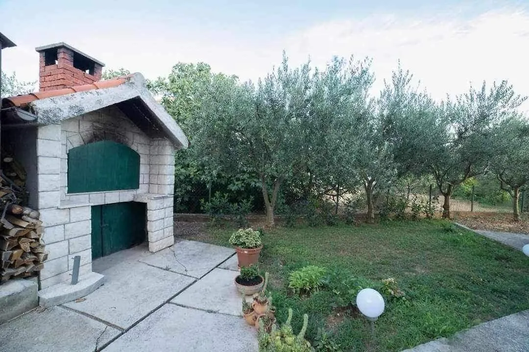 Apartments Damir - With Garden Kastela Croatia