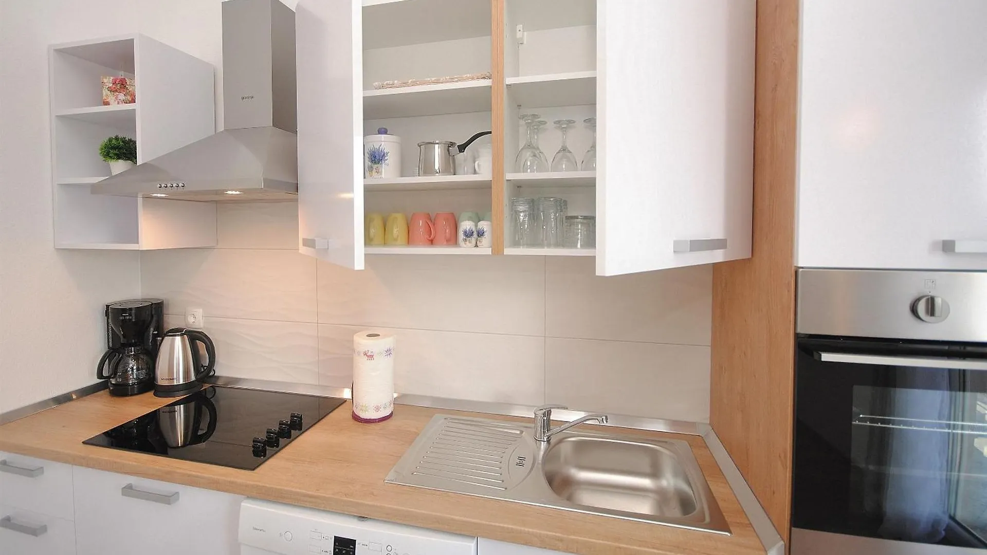 Apartments Damir - With Garden Kastela 0*,  Croatia
