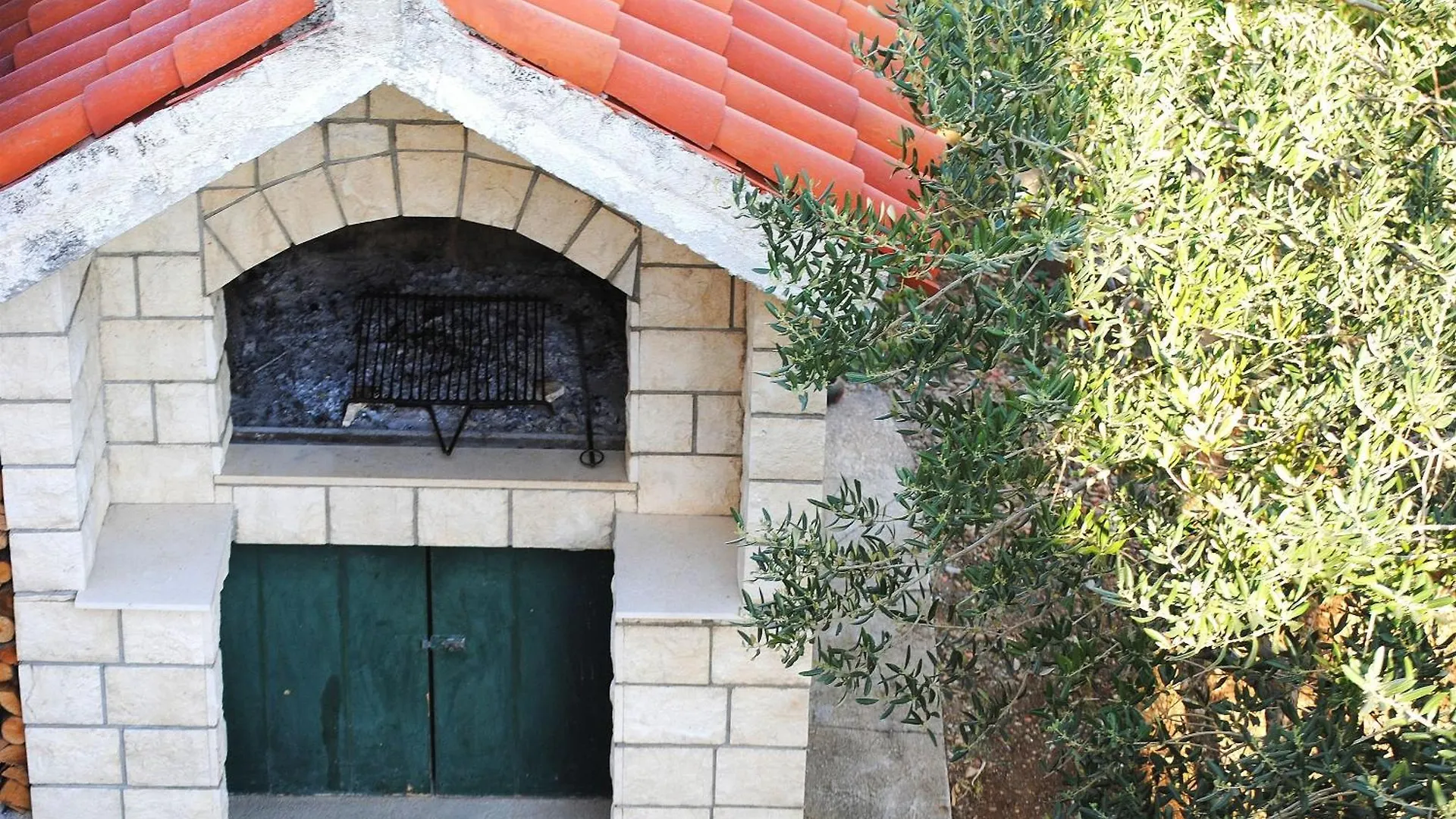 Apartments Damir - With Garden Kastela Croatia