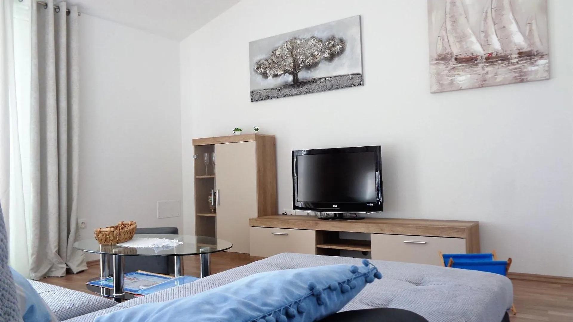 Apartments Damir - With Garden